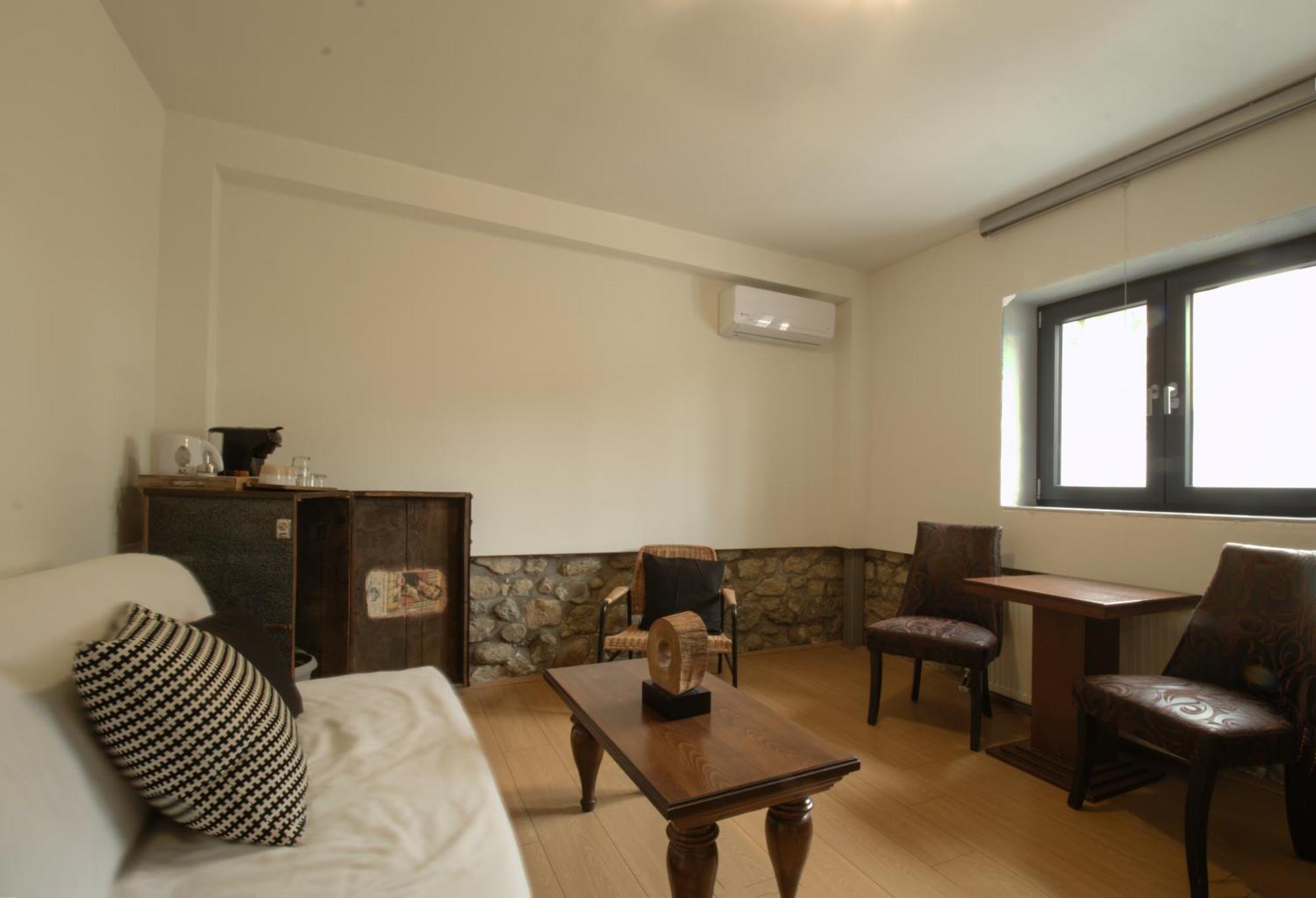 1951 Suites Kalambaka Esterno foto